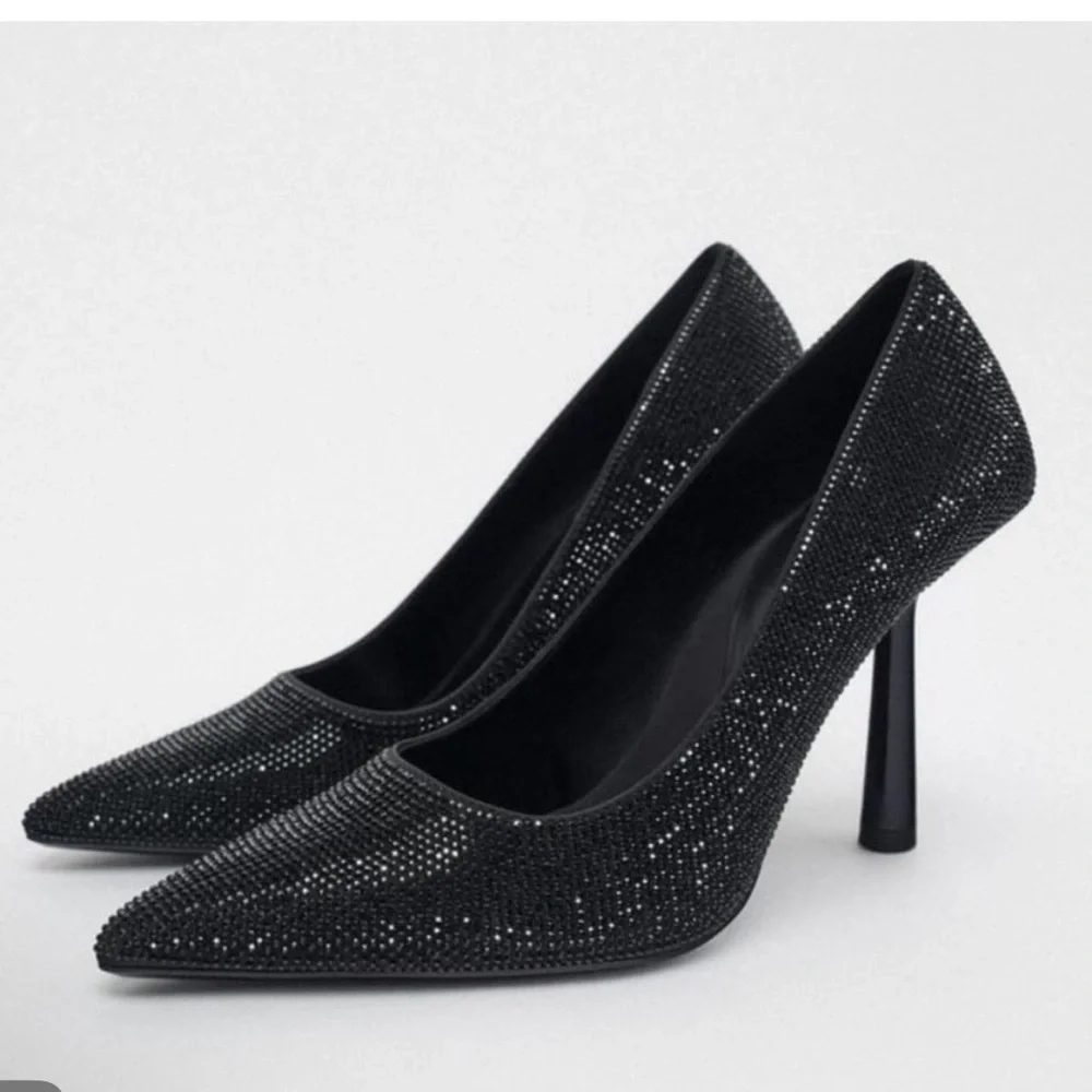 NWOT. Zara Black High Heel Pumps with Rhinestones. Size 6,5/Eu 37.